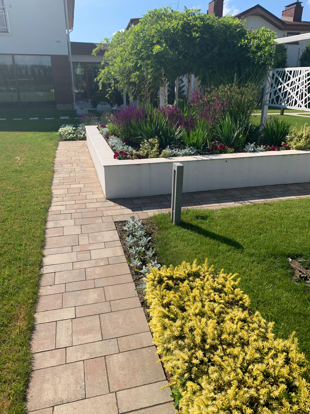 Современный сад для семьи