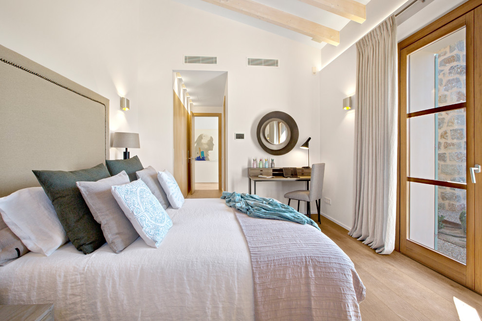This is an example of a bedroom in Palma de Mallorca.