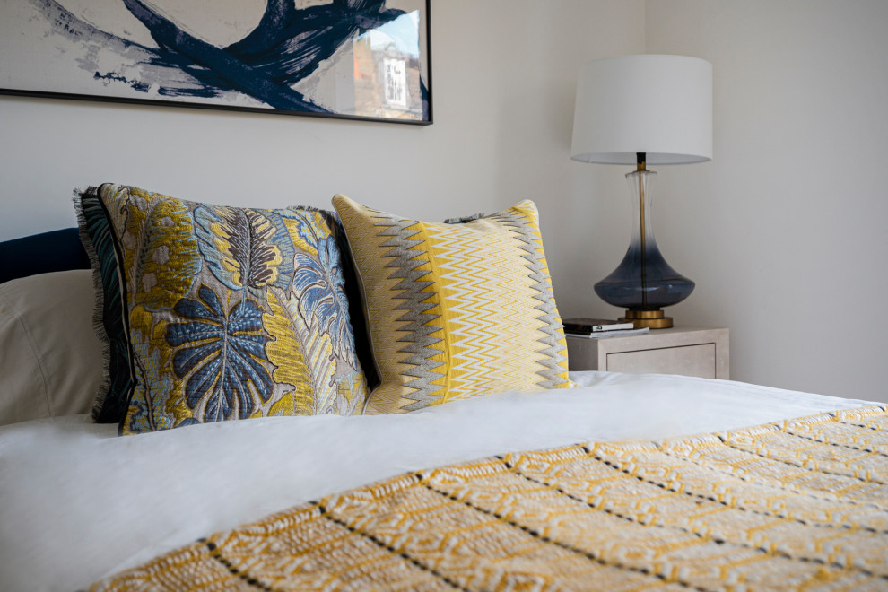 Fulham  bedroom yellow blue touch