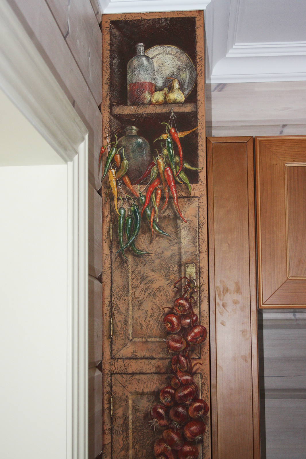 Роспись на коробе воздуховода, фрагмент