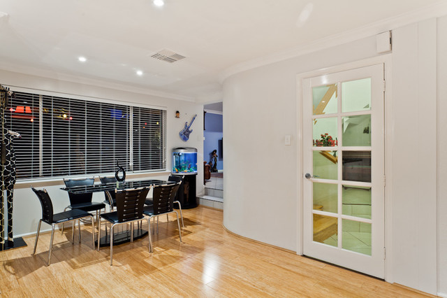 Interior contemporary-dining-room