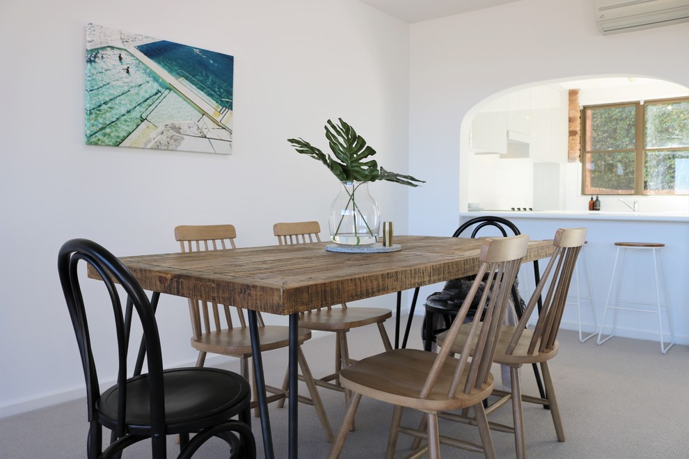 Photo of a contemporary dining room in Newcastle - Maitland.