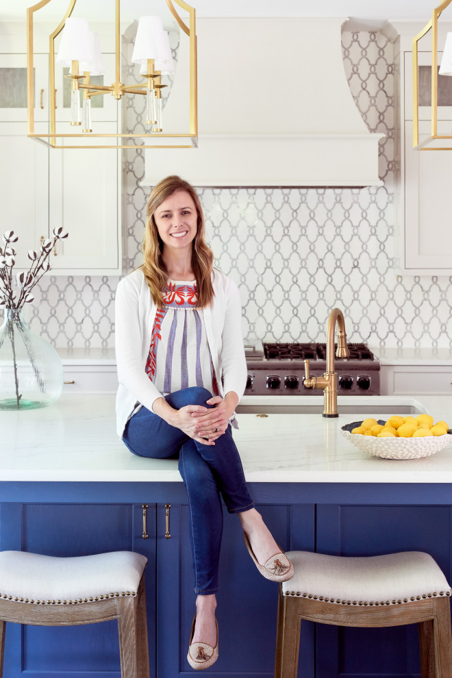 Example of a transitional kitchen design in Charlotte