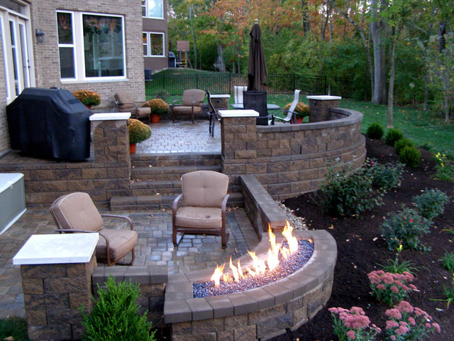 outdoor raised patios and landings - landscape - other - by allan block