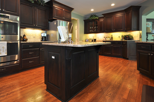 Crooked Creek: restained Kitchen - Traditional - Kitchen - atlanta - by ...