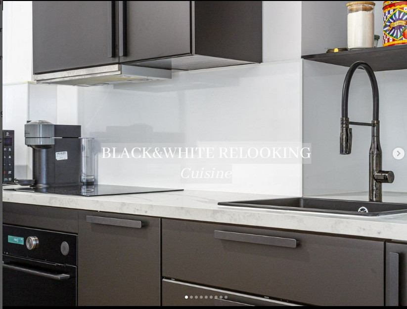 Relooking de cuisine Black&White : une modernisation réussie.