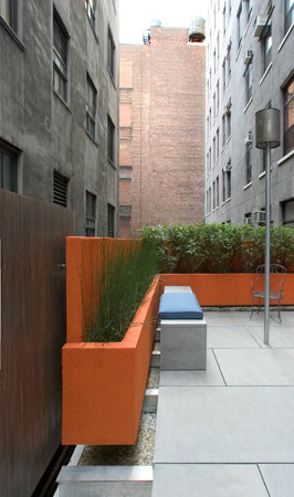 Planter & Built In Bench 