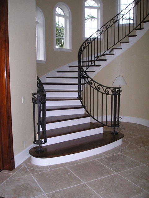 Our Work classique-chic-escalier