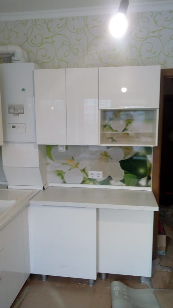 Кухня акриловая с газовым котлом