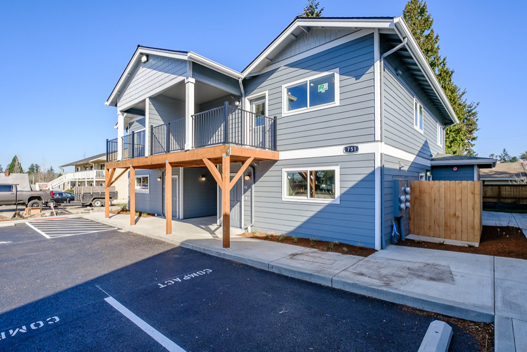 Plymouth Hills Apartments