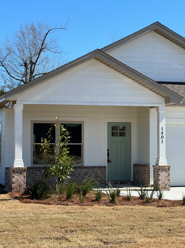 Various Spec Home Designs (working under Suzanne Vickers Construction)