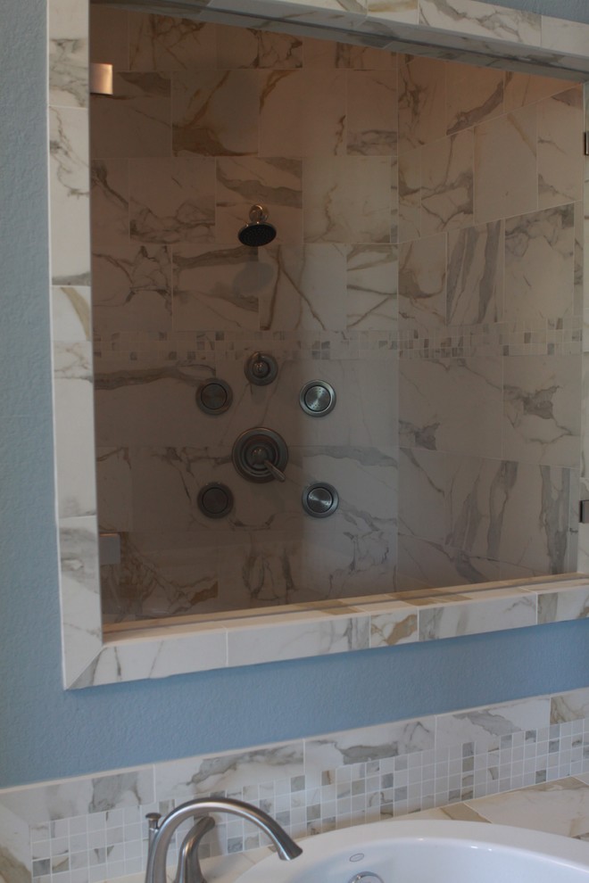 Inspiration for a transitional home design remodel in Dallas
