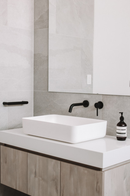 Customer Project - Zephyr and Stone minimalistisch-badezimmer