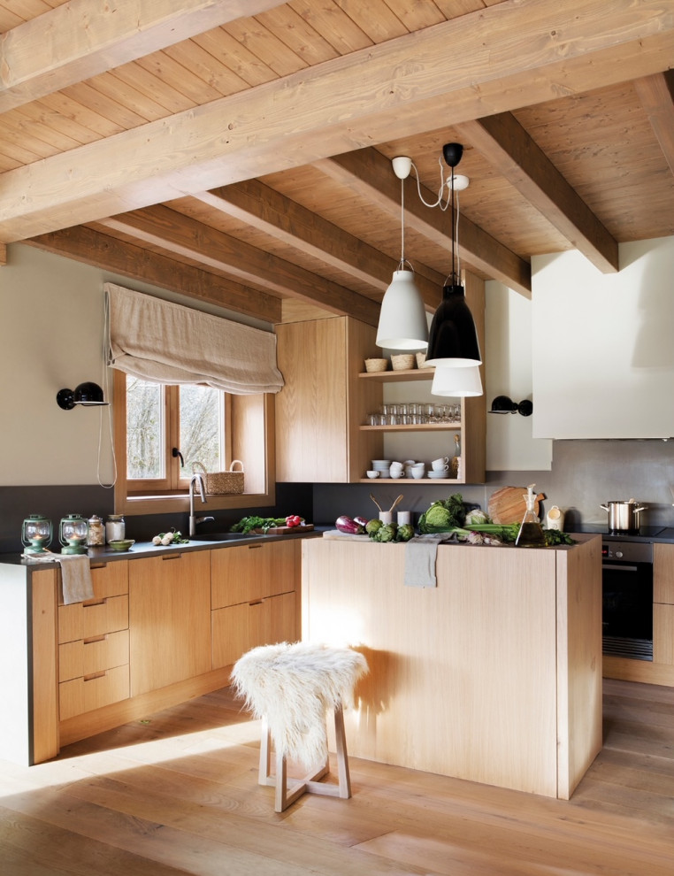 Inspiration for a rustic kitchen in Barcelona.