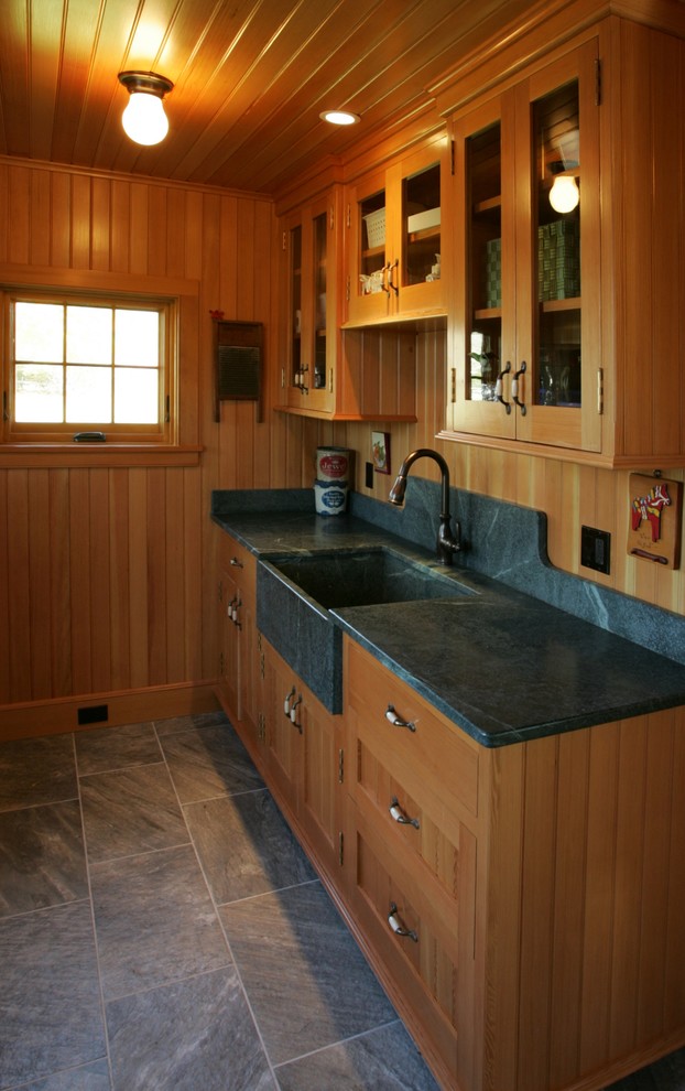 Inspiration for a rustic kitchen remodel in Bridgeport