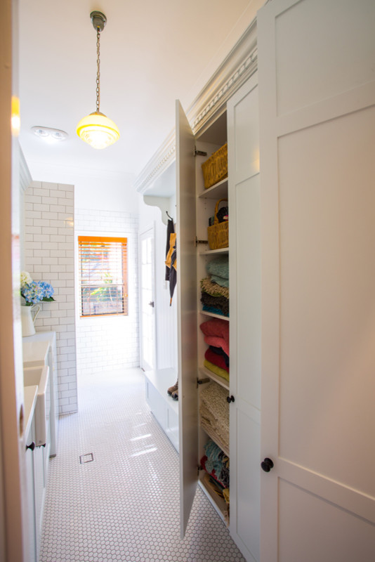 Inspiration for a traditional laundry room in Brisbane.