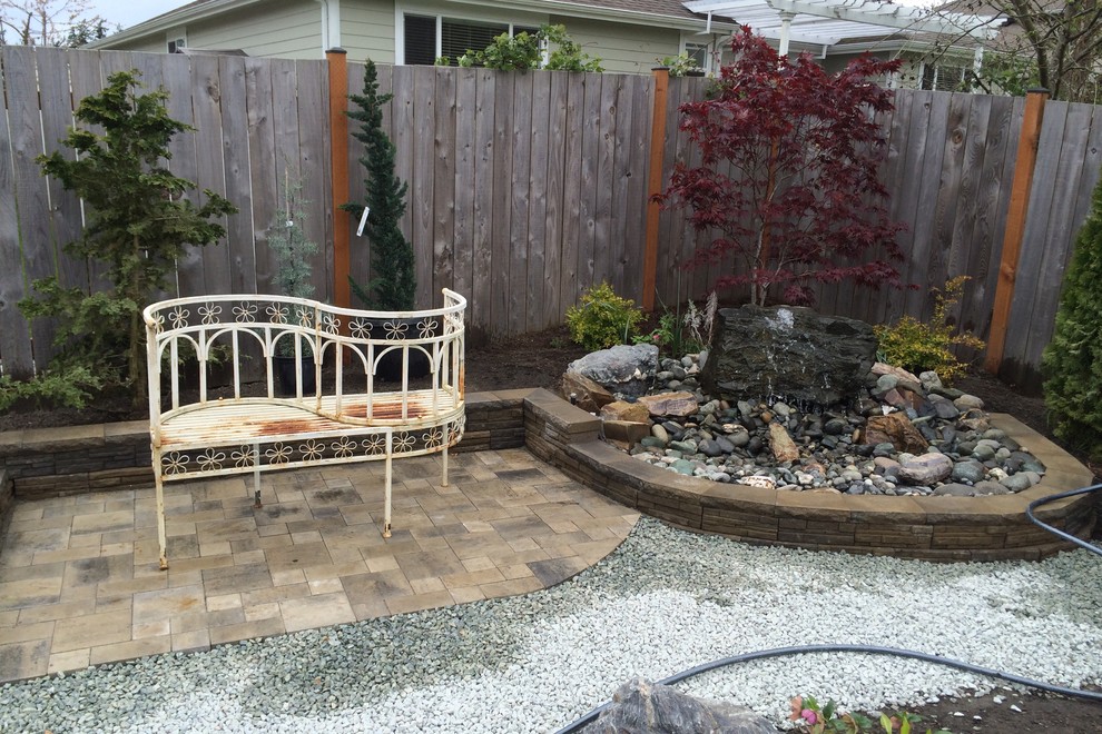 This is an example of a traditional landscaping in Seattle.