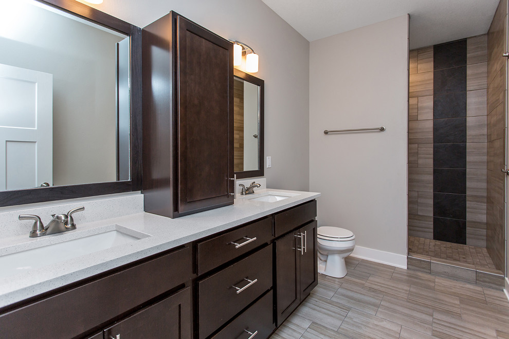 Home design - transitional home design idea