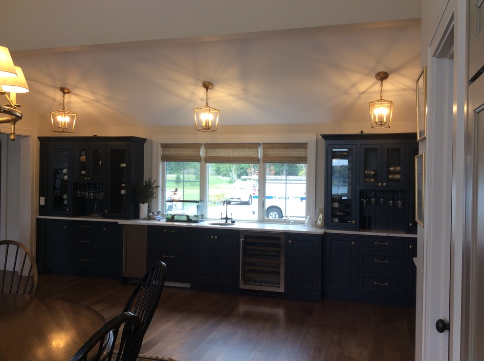 Transitional kitchen photo in Chicago