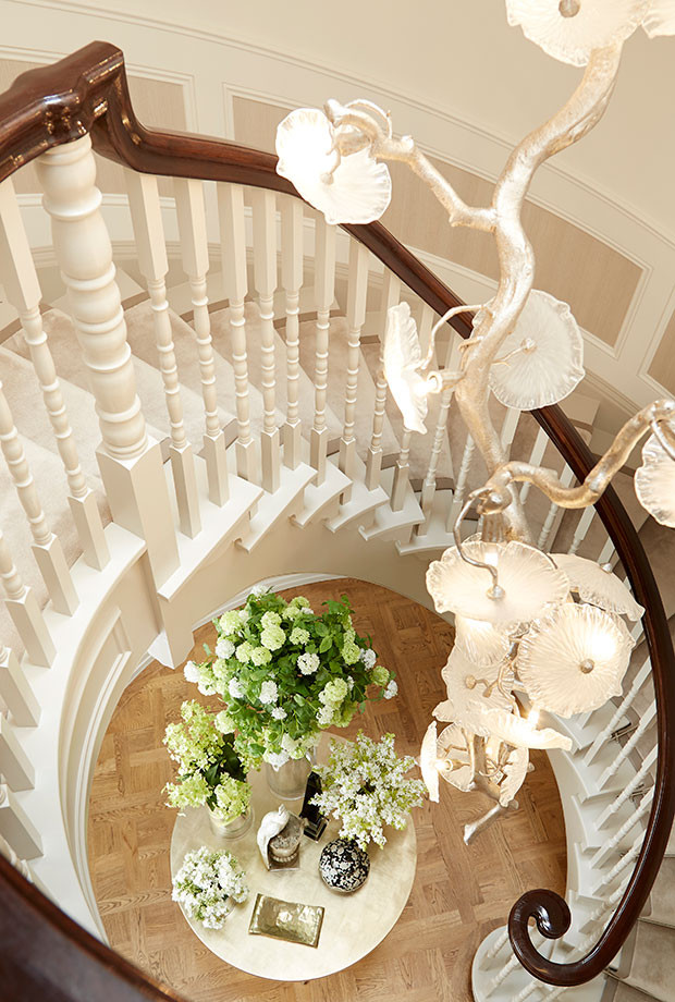 Photo of a traditional staircase in Surrey.