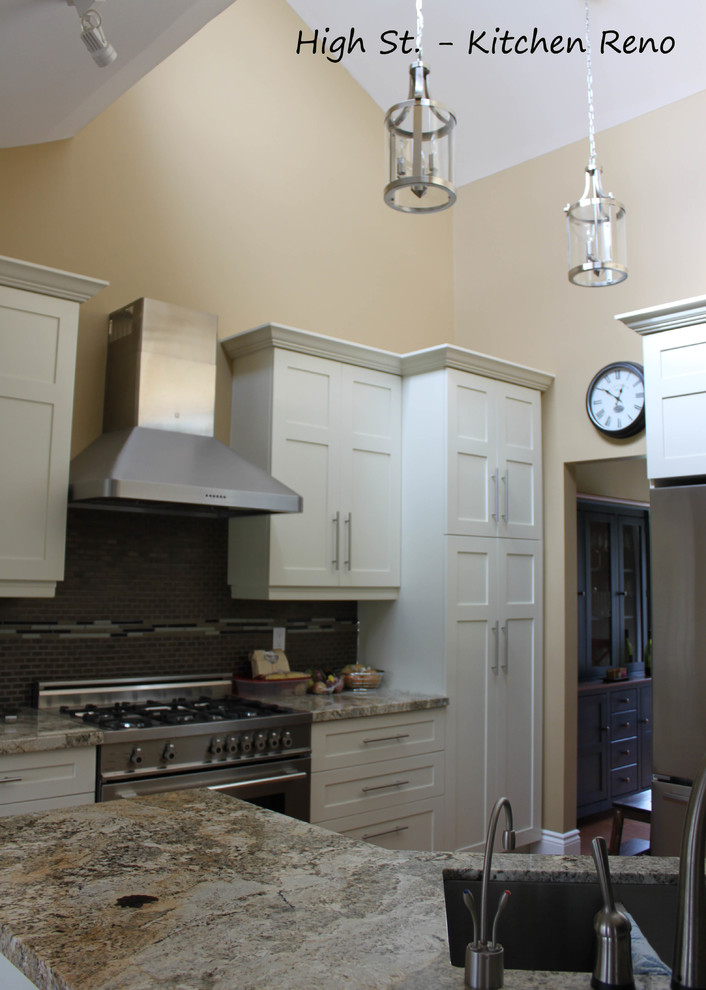 High Ceiling emphasis