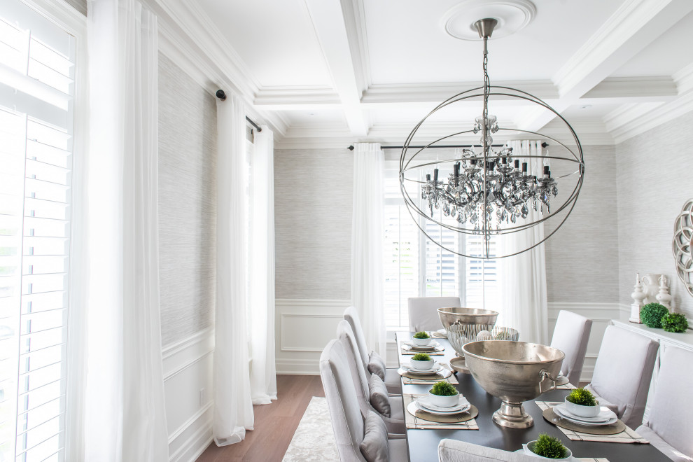 Inspiration for a transitional home design remodel in Toronto