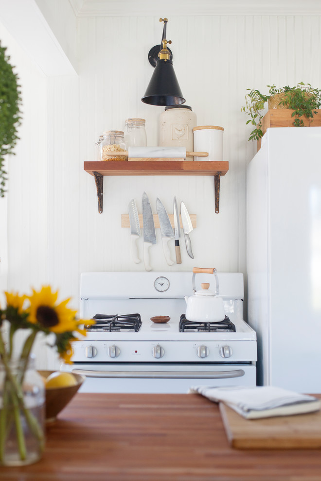 Inspiration for a 1960s kitchen remodel in Charleston