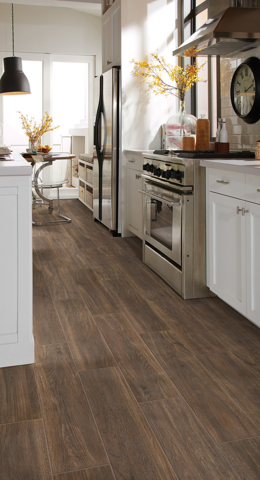 Kitchen - transitional kitchen idea in Birmingham