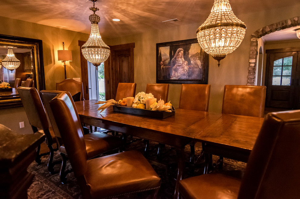 Dining room - country dining room idea in Sacramento