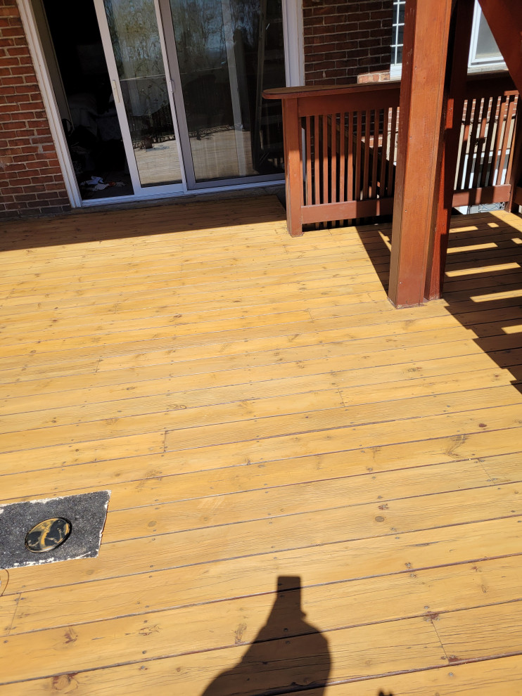 Deck Sanding & Staining