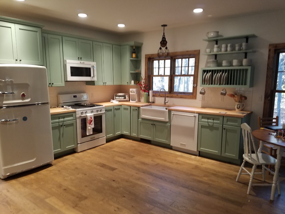 Kitchen - rustic kitchen idea