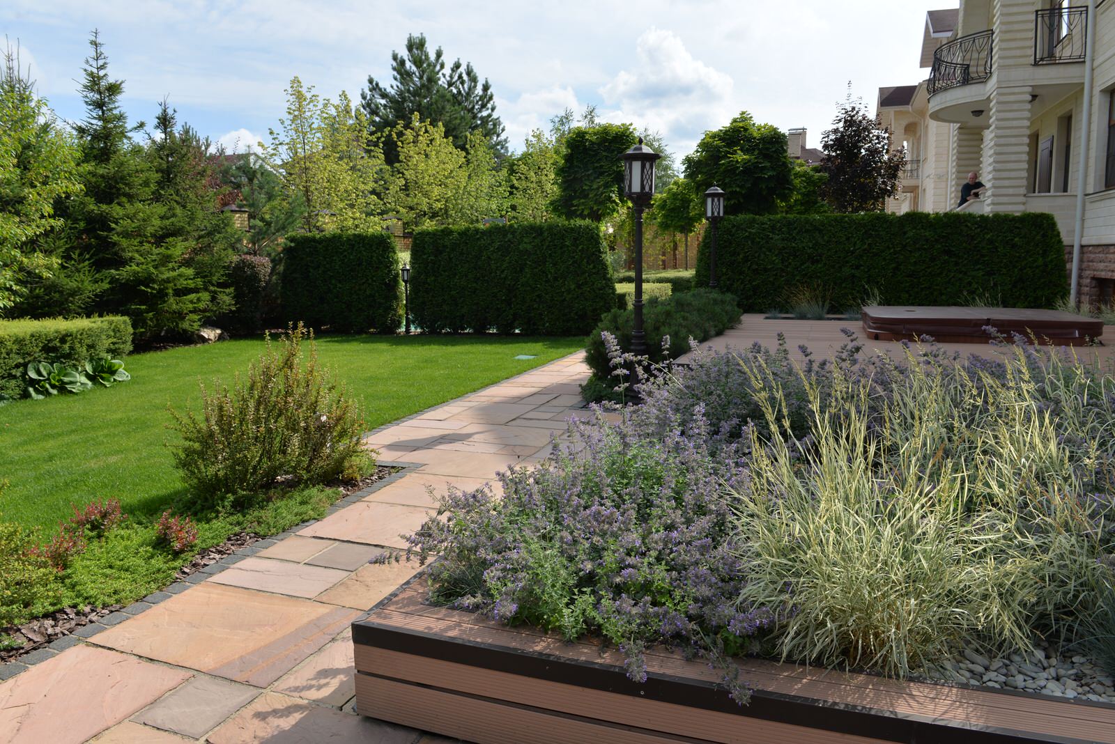 От знакомства до последнего цветника 6 месяцев