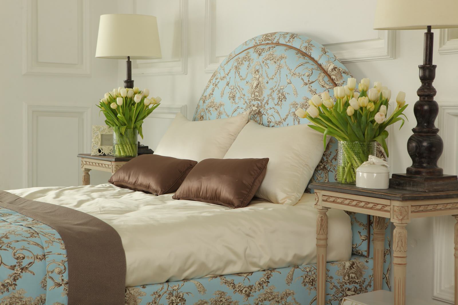 Оформление кроватей для компании Roy Bosh