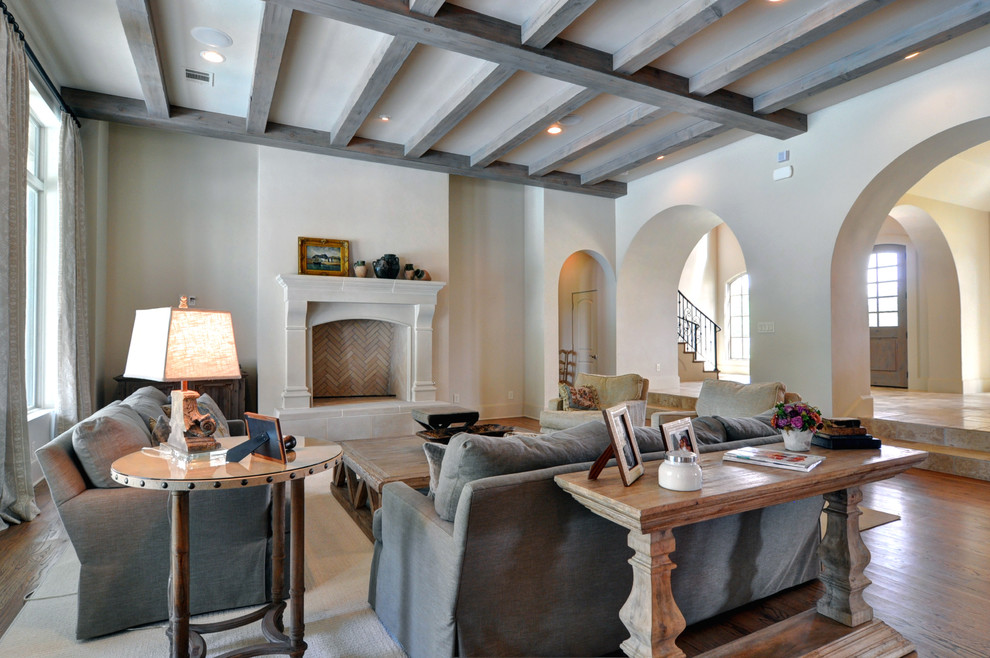 Inspiration for a transitional home design remodel in Dallas
