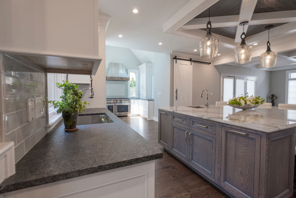 Modern Farmhouse Kitchen and Home Bar