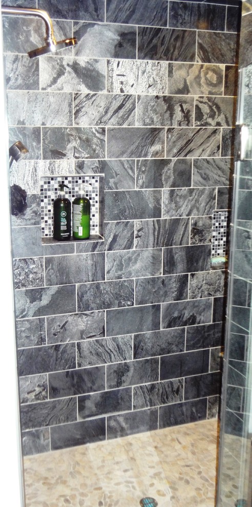 BATHROOM REMOLDING