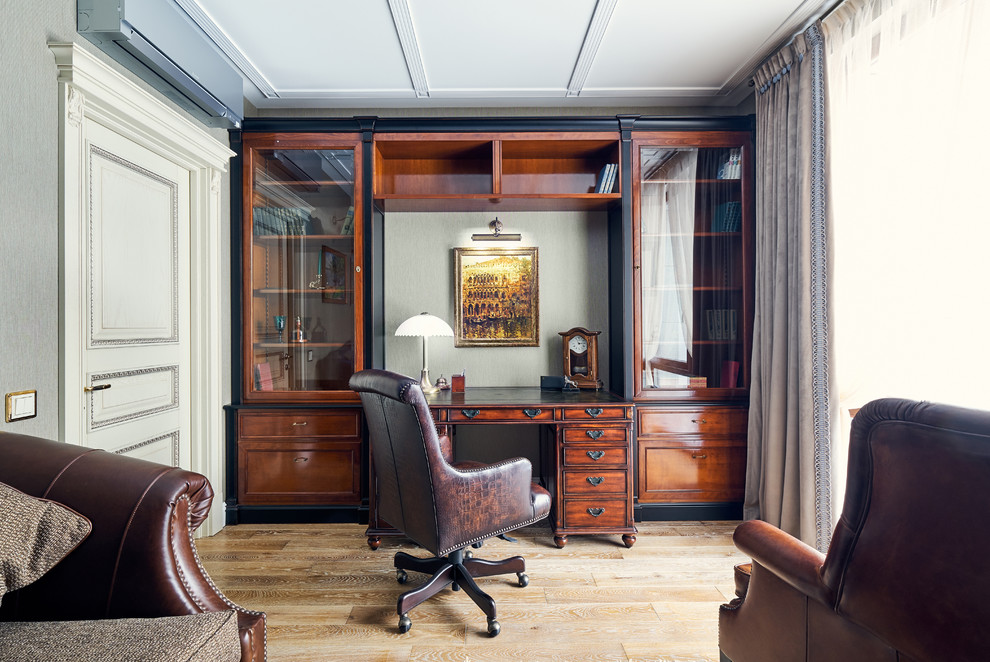 Смольный парк