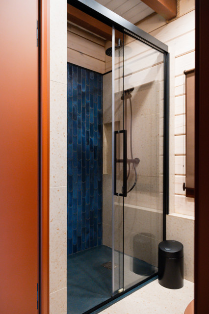 Peque&ntilde;a casa de madera rustikal-badezimmer