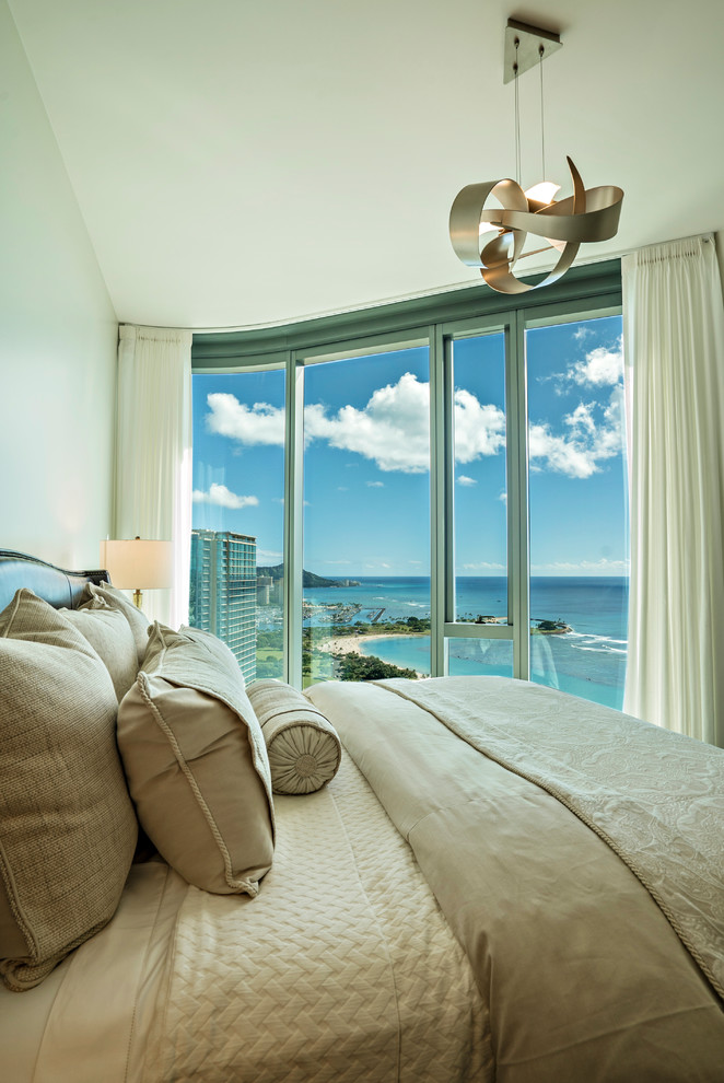 Inspiration for a transitional bedroom in Hawaii.