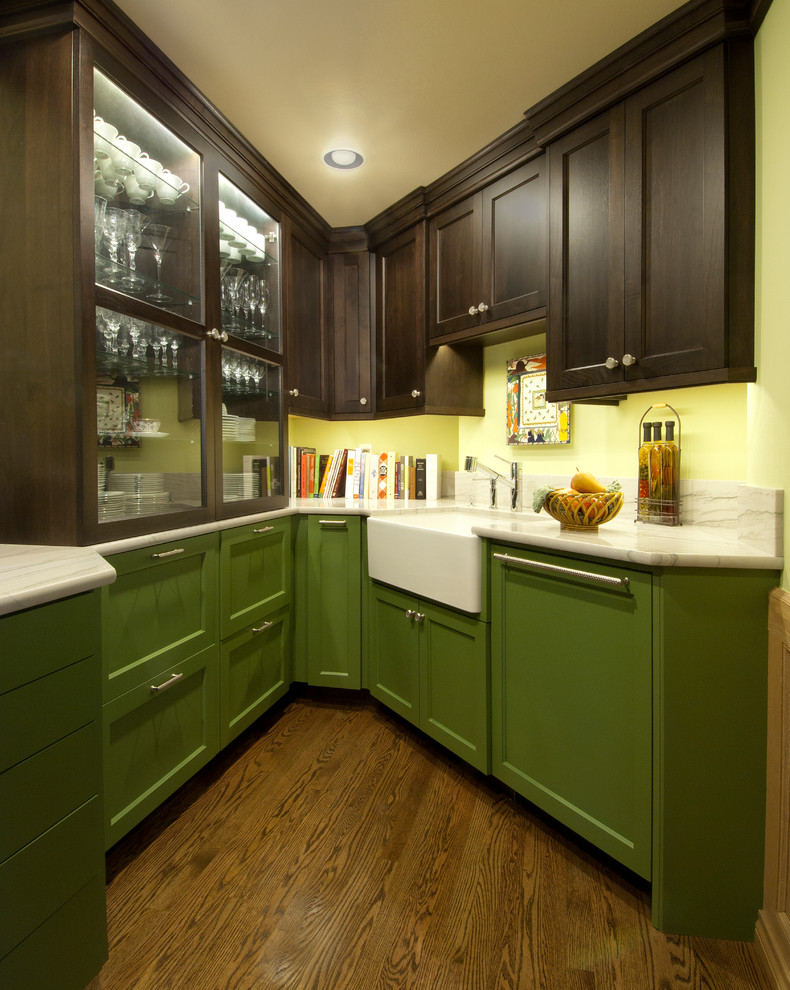 Kitchen - transitional kitchen idea in Seattle