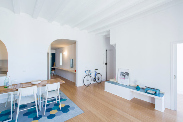 Casa Eul&agrave;lia coastal-dining-room