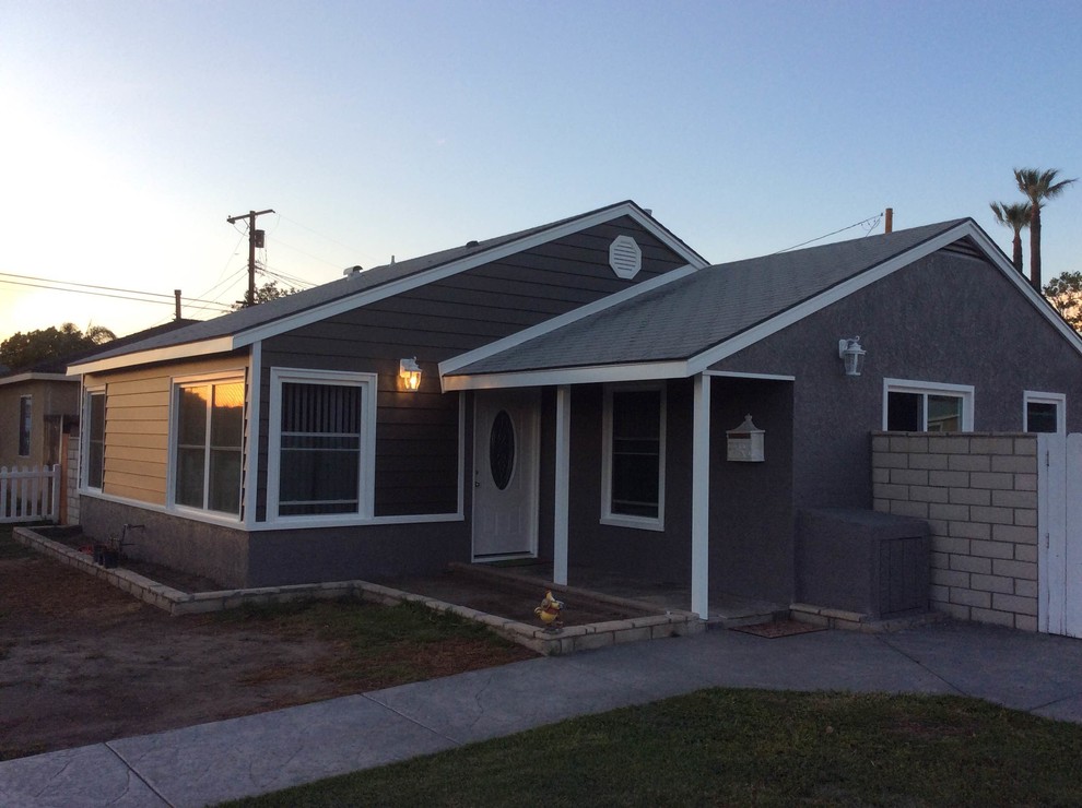 Norwalk Windows &amp; Siding Traditional Exterior Los