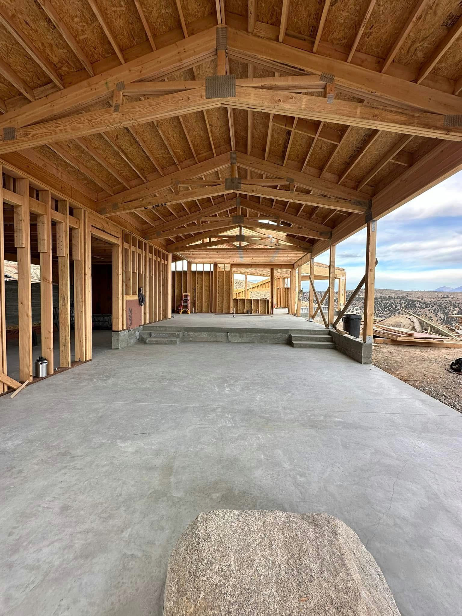 Living room tiers and exposed concrete
