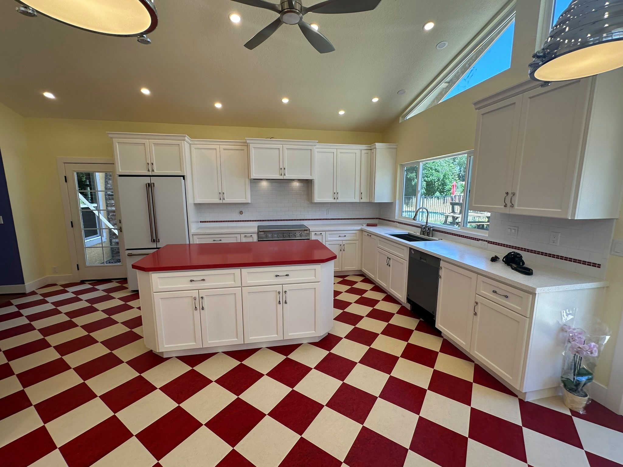 Dadek Kitchen & Laundry Room