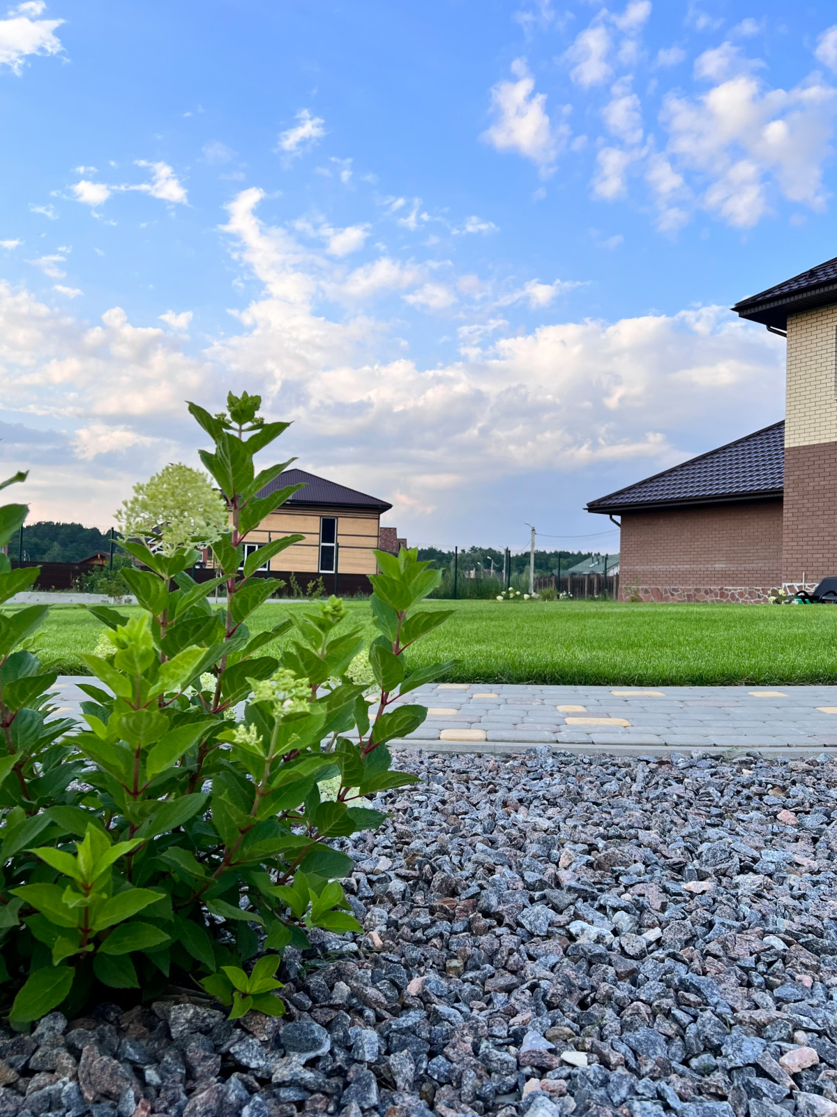 Ландшафтный дизайн территории частного владения в КП "Земляничная поляна"