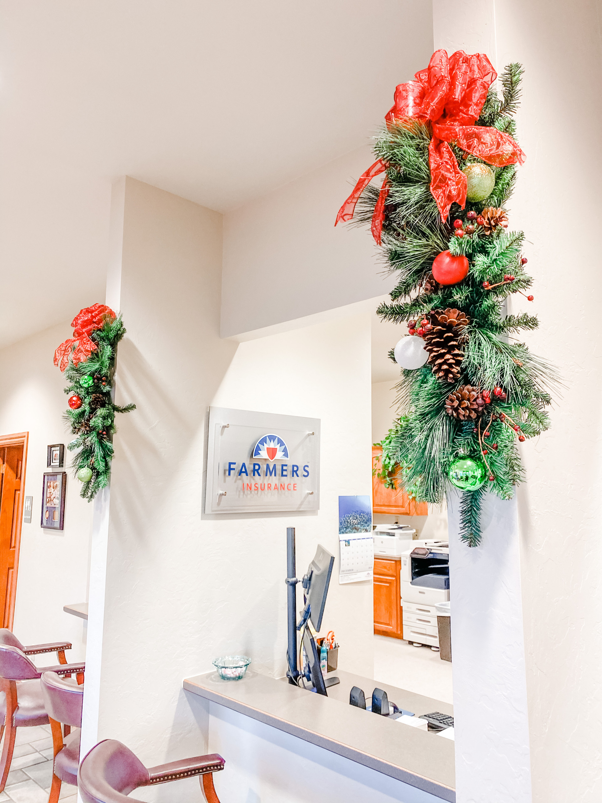 Tomlinson Farmer's Insurance Christmas Decor