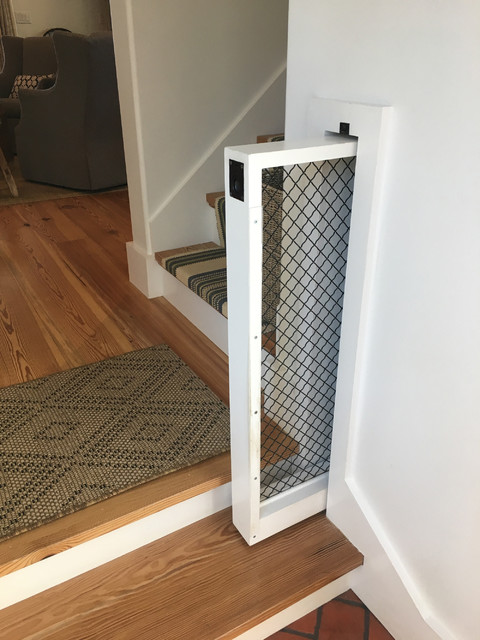 Pocket Dog Gate Open Farmhouse