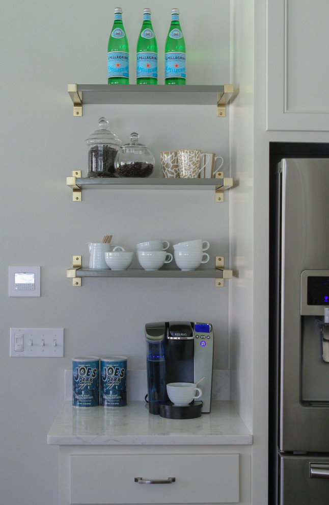 Kitchen - transitional kitchen idea
