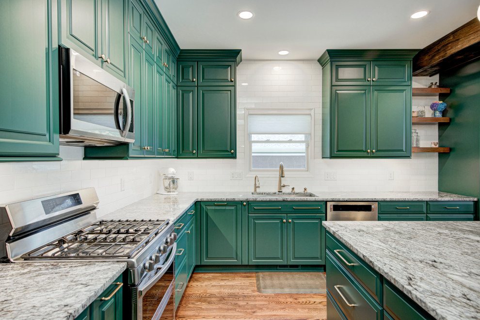 Kitchen - transitional kitchen idea in Indianapolis