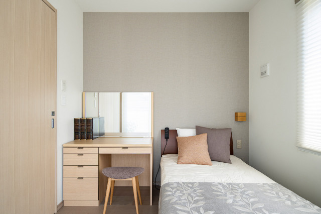丁寧に作られたジャパンディな住まい skandinavisch-schlafzimmer